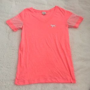 ❌🚫SOLD🚫❌PINK Victoria’s Secret neon pink v neck